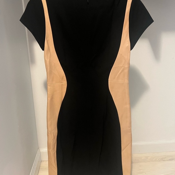 Diane von Furstenberg DVF black and camel mixed media dress, size 4 - Picture 3 of 3